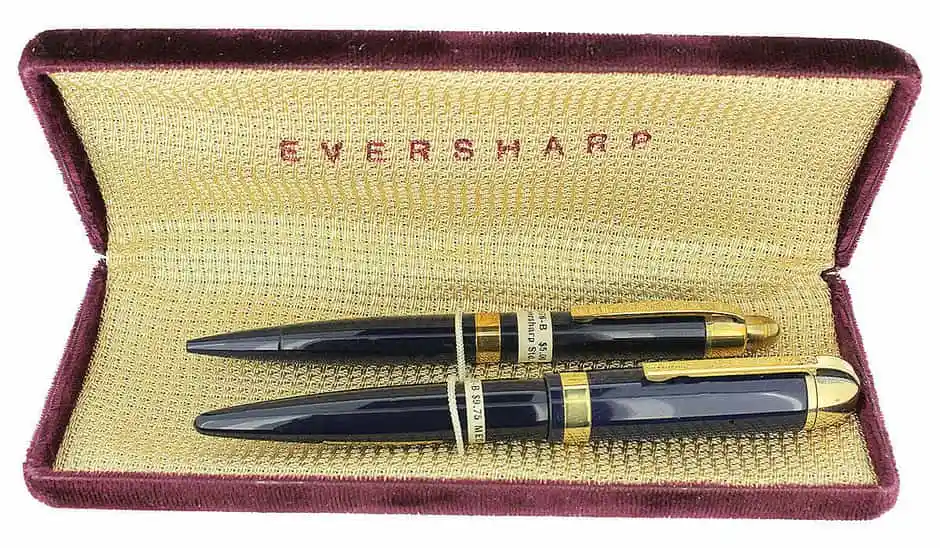 1943 Eversharp Skyline Fountain Pen Pencil Set